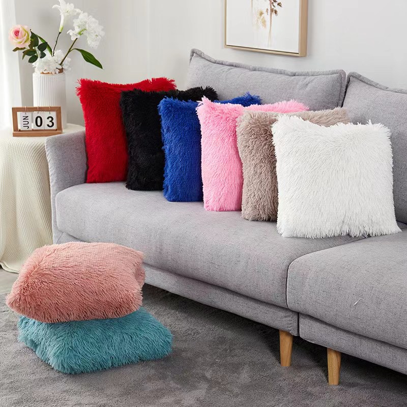 faux fur Pv cushioin.JPG